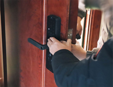 静安24小时上门开锁公司
